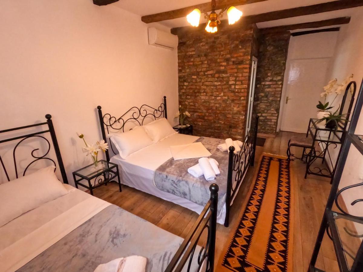 Intown Guesthouse Shkoder Luaran gambar