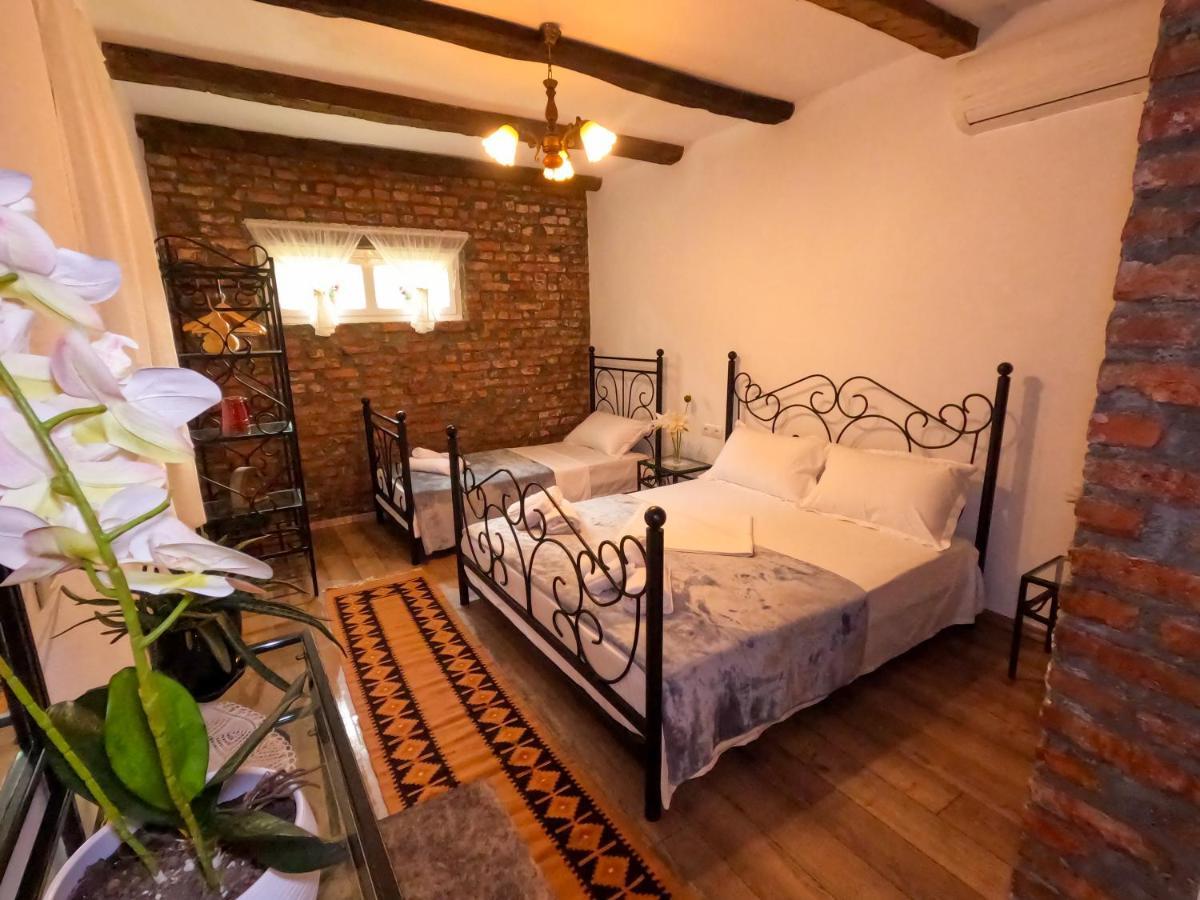 Intown Guesthouse Shkoder Luaran gambar