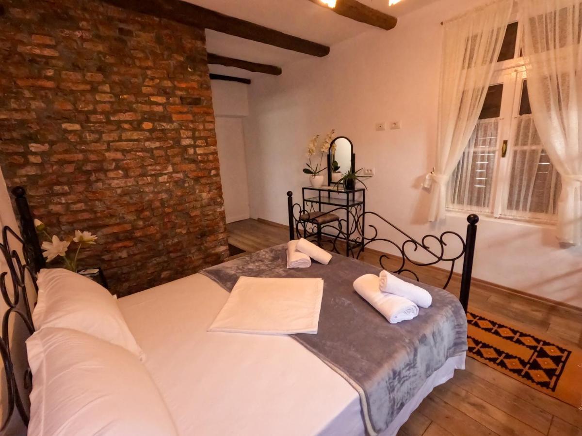 Intown Guesthouse Shkoder Luaran gambar
