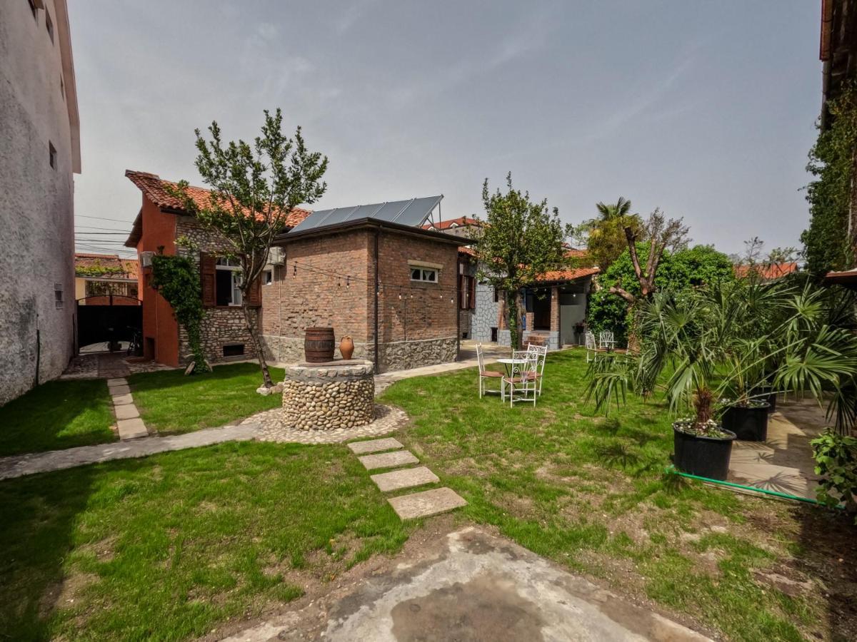 Intown Guesthouse Shkoder Luaran gambar