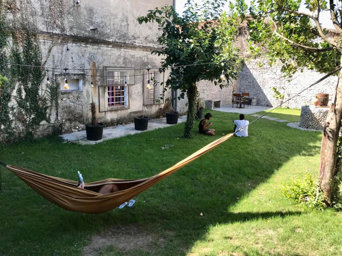 Intown Guesthouse Shkoder Luaran gambar