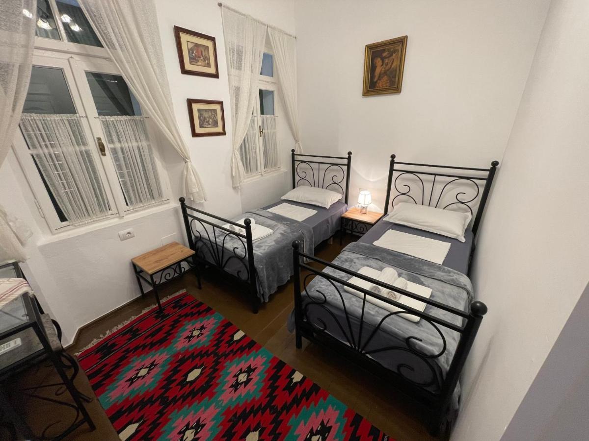 Intown Guesthouse Shkoder Luaran gambar