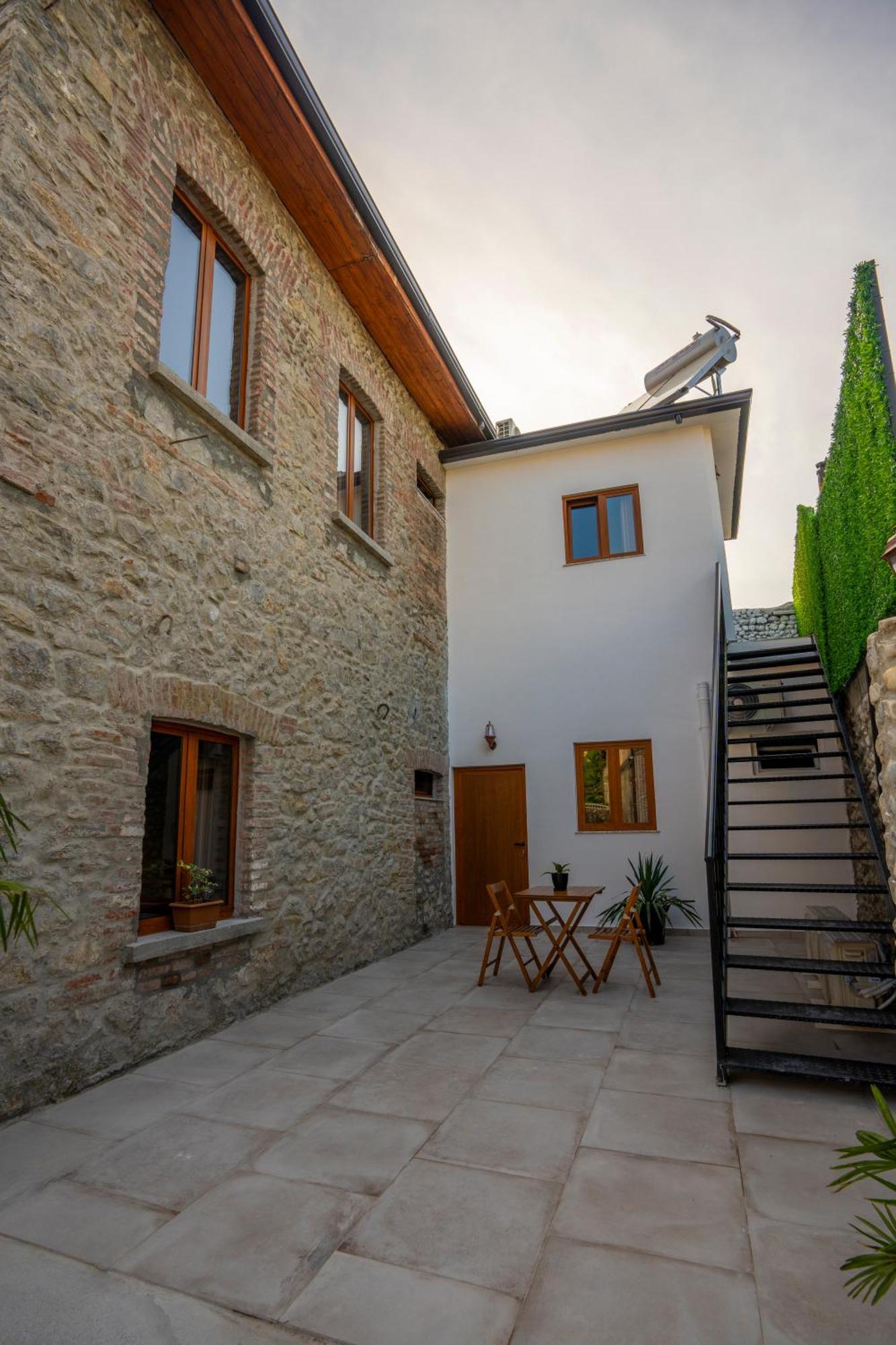 Intown Guesthouse Shkoder Luaran gambar
