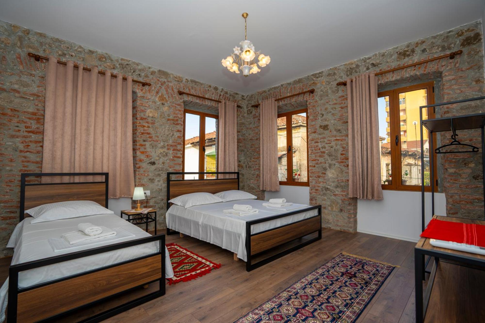 Intown Guesthouse Shkoder Luaran gambar