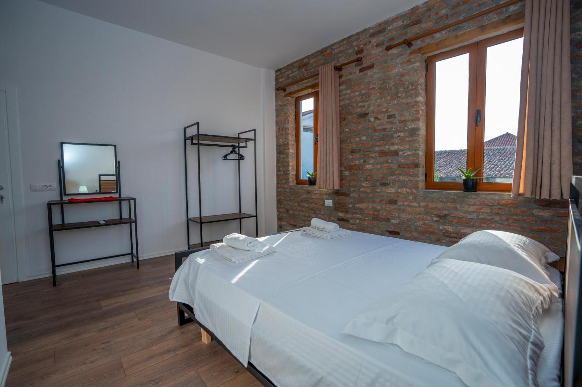 Intown Guesthouse Shkoder Luaran gambar