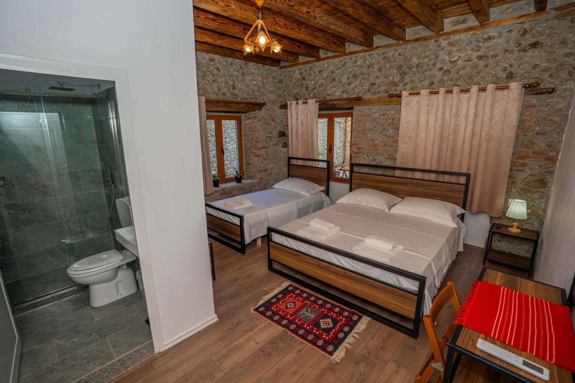 Intown Guesthouse Shkoder Luaran gambar