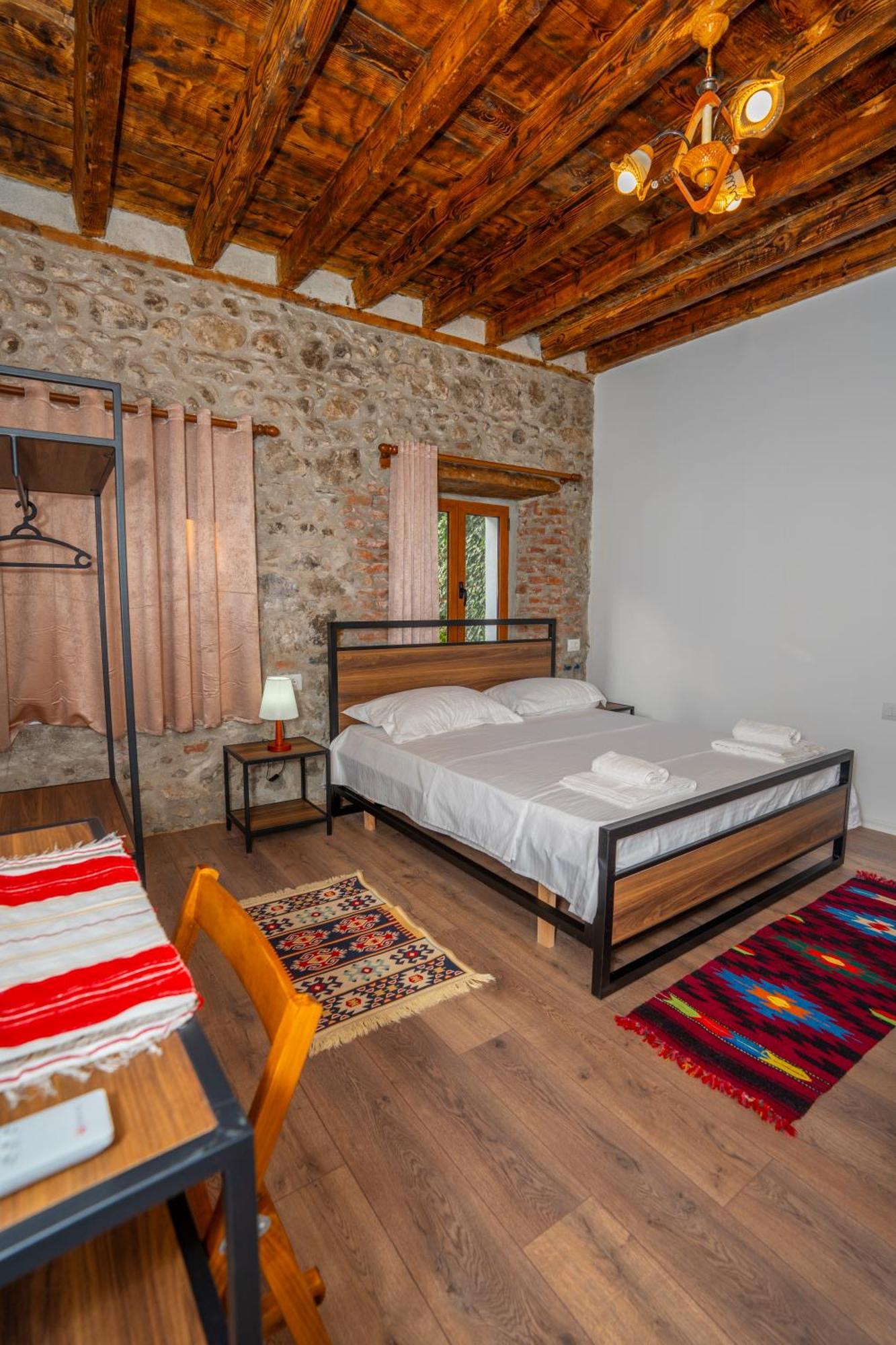 Intown Guesthouse Shkoder Luaran gambar